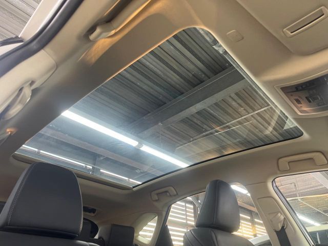 TOYOTA LEXUS NX300H 2019 Image 31