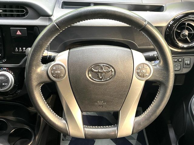 TOYOTA AQUA 2015 Image 31