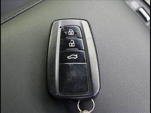 TOYOTA CROWN SEDAN HYBRID 2021 Image 31