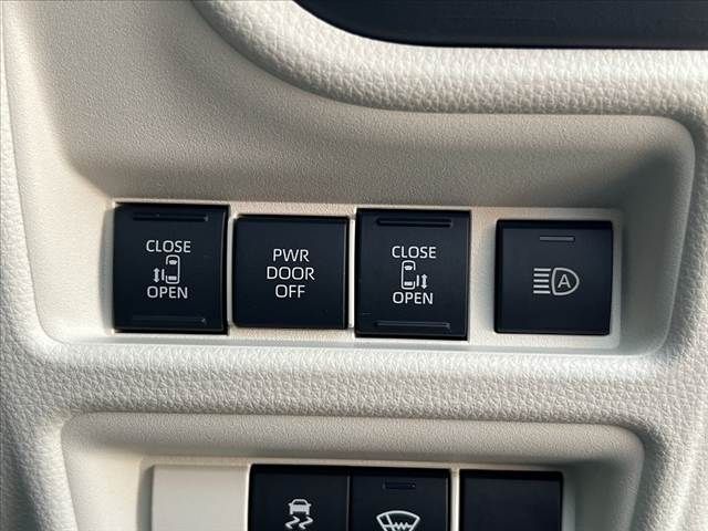 TOYOTA SIENTA HYBRID 2024 Image 31