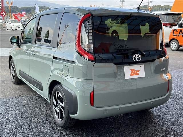 TOYOTA SIENTA HYBRID 2024 Image 31