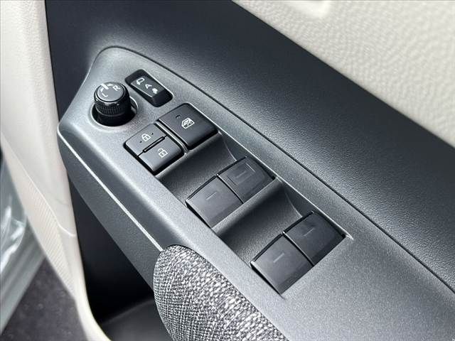 TOYOTA SIENTA HYBRID 2024 Image 31