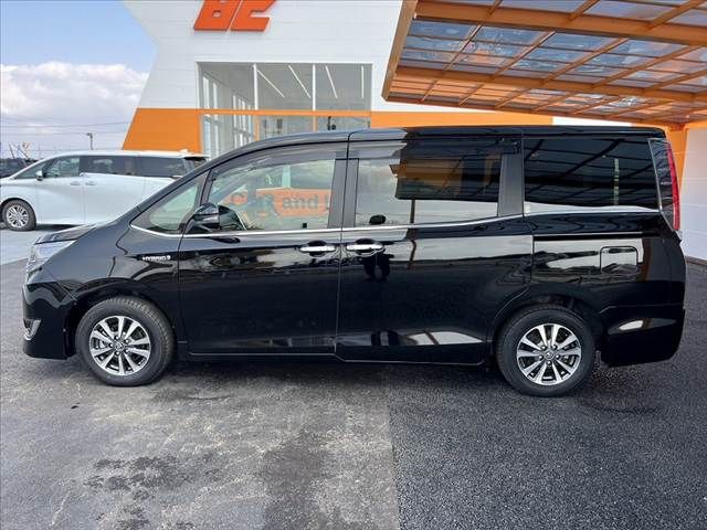 TOYOTA ESQUIRE HYBRID 2017 Image 31