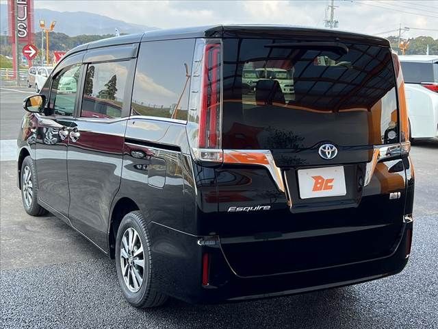 TOYOTA ESQUIRE HYBRID 2017 Image 31