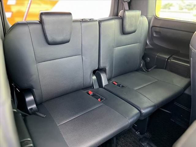 TOYOTA ESQUIRE HYBRID 2017 Image 31