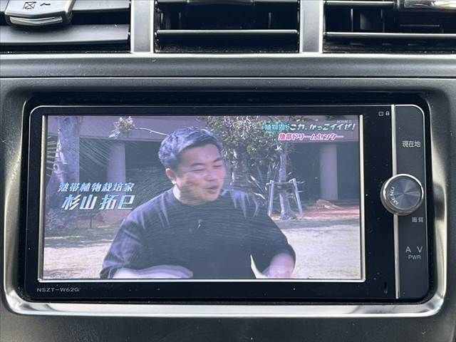 TOYOTA PRIUS ALPHA 2013 Image 31