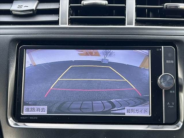 TOYOTA PRIUS ALPHA 2013 Image 31