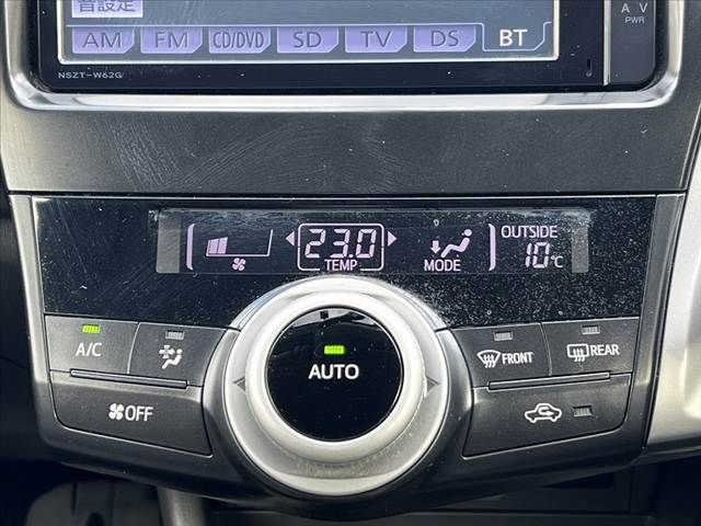 TOYOTA PRIUS ALPHA 2013 Image 31