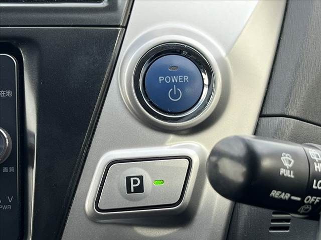 TOYOTA PRIUS ALPHA 2013 Image 31