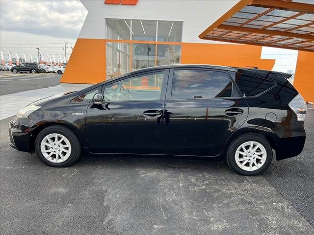 TOYOTA PRIUS ALPHA 2013 Image 31