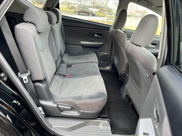 TOYOTA PRIUS ALPHA 2013 Image 31