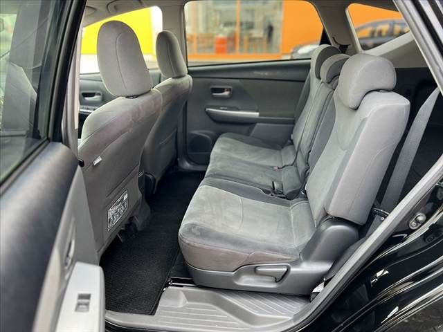 TOYOTA PRIUS ALPHA 2013 Image 31