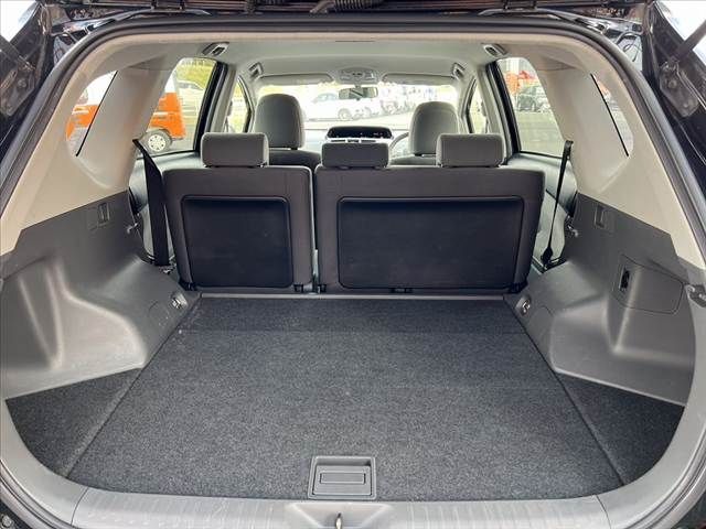 TOYOTA PRIUS ALPHA 2013 Image 31