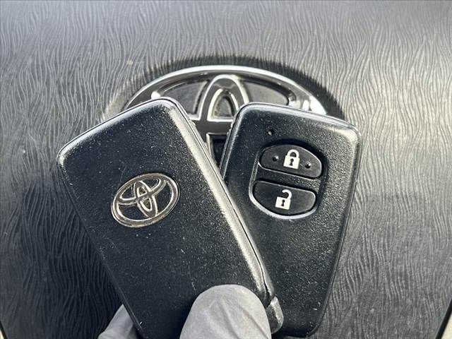 TOYOTA PRIUS ALPHA 2013 Image 31