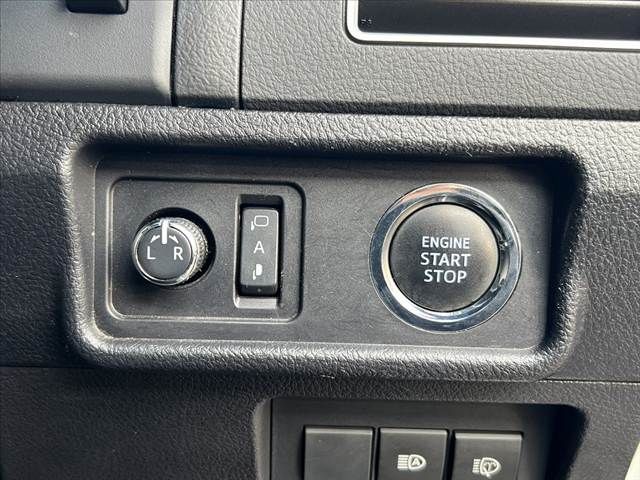 TOYOTA LANDCRUISER PRADO 2020 Image 31