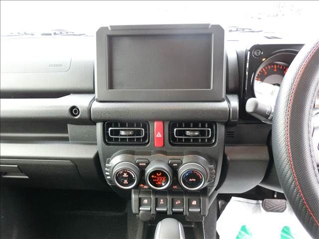 SUZUKI JIMNY NOMADE 2025 Image 31