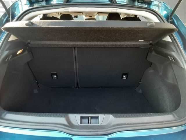 RENAULT MEGANE HATCH 2019 Image 31