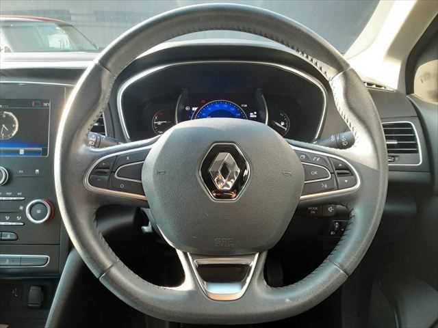 RENAULT MEGANE HATCH 2019 Image 31