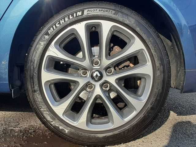 RENAULT MEGANE HATCH 2019 Image 31