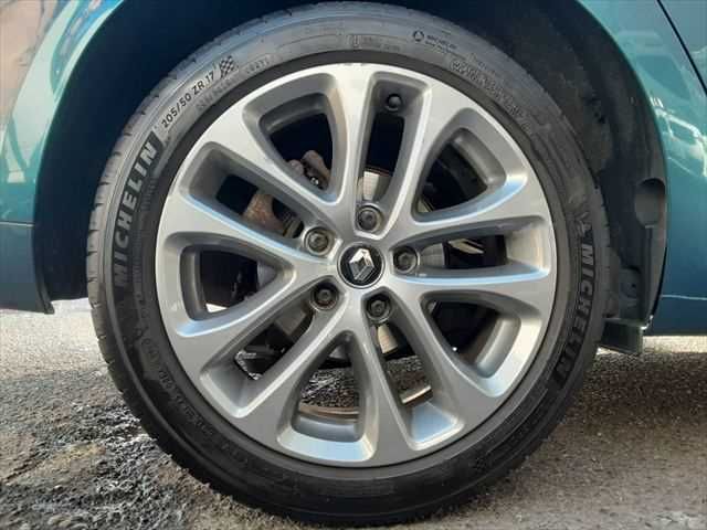 RENAULT MEGANE HATCH 2019 Image 31