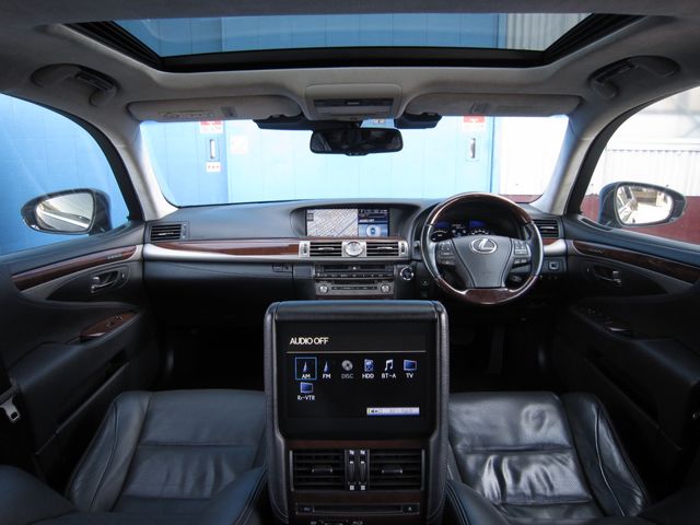 TOYOTA LEXUS LS600HL 2013 Image 31