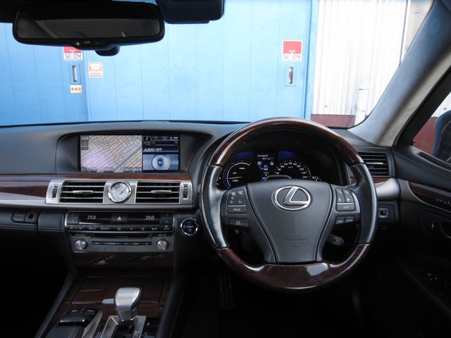 TOYOTA LEXUS LS600HL 2013 Image 31