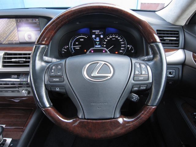 TOYOTA LEXUS LS600HL 2013 Image 31
