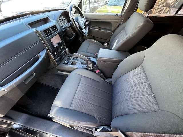 JEEP CHEROKEE 2011 Image 31