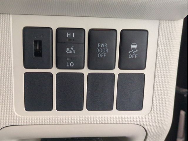 TOYOTA SPADE 2014 Image 31