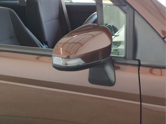 TOYOTA SPADE 2014 Image 31