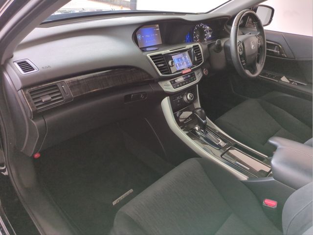 HONDA ACCORD HYBRID 2013 Image 31