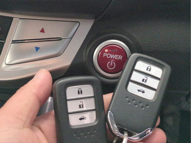 HONDA ACCORD HYBRID 2013 Image 31