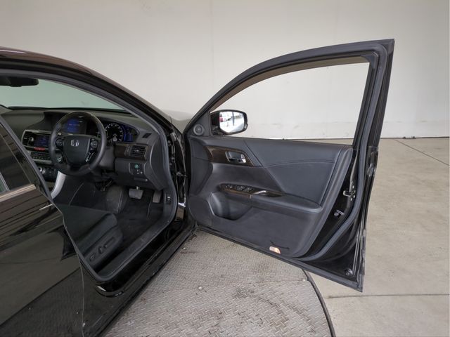 HONDA ACCORD HYBRID 2013 Image 31