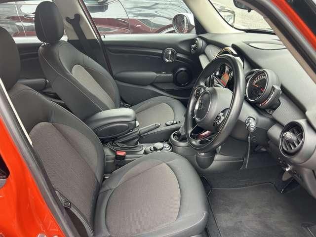 BMW MINI COOPER D 5DOOR 2019 Image 31