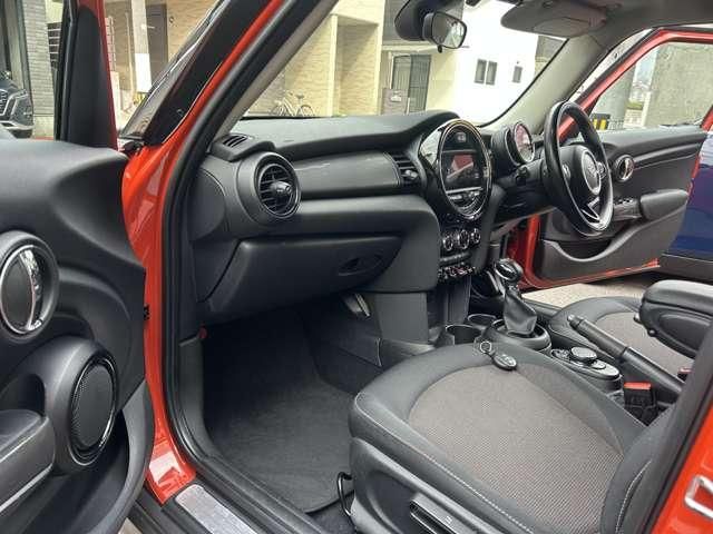 BMW MINI COOPER D 5DOOR 2019 Image 31