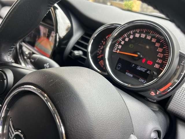 BMW MINI COOPER D 5DOOR 2019 Image 31