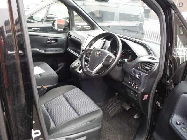 TOYOTA VOXY 2016 Image 31