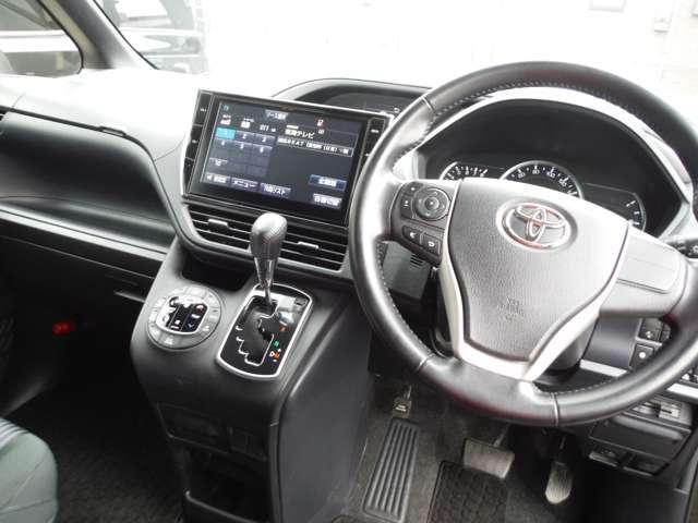 TOYOTA VOXY 2016 Image 31