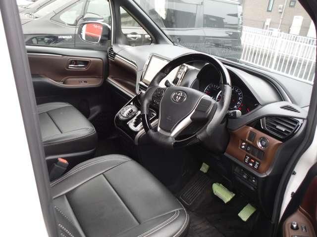 TOYOTA VOXY 2015 Image 31