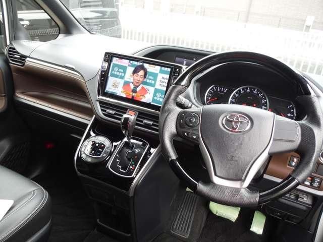 TOYOTA VOXY 2015 Image 31