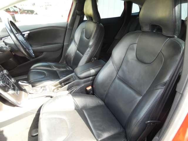 VOLVO V40 2013 Image 31