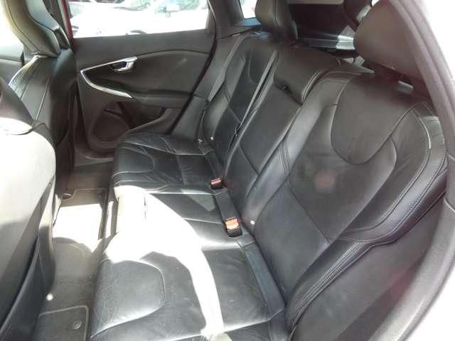 VOLVO V40 2013 Image 31