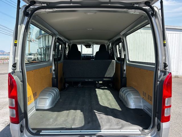 TOYOTA HIACE VAN 1.15T 2WD 2023 Image 31