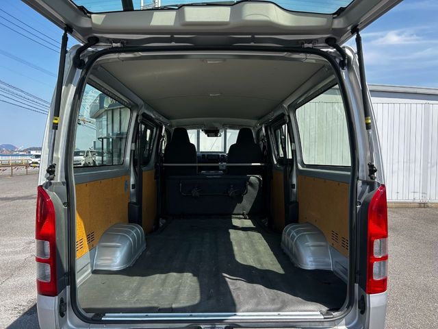 TOYOTA HIACE VAN 1.15T 2WD 2023 Image 31