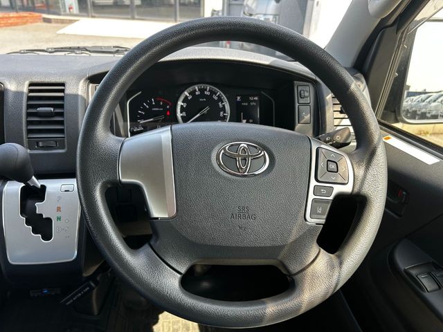 TOYOTA HIACE VAN 1.15T 2WD 2023 Image 31