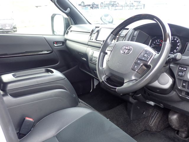 TOYOTA HIACE VAN 2WD 2022 Image 31