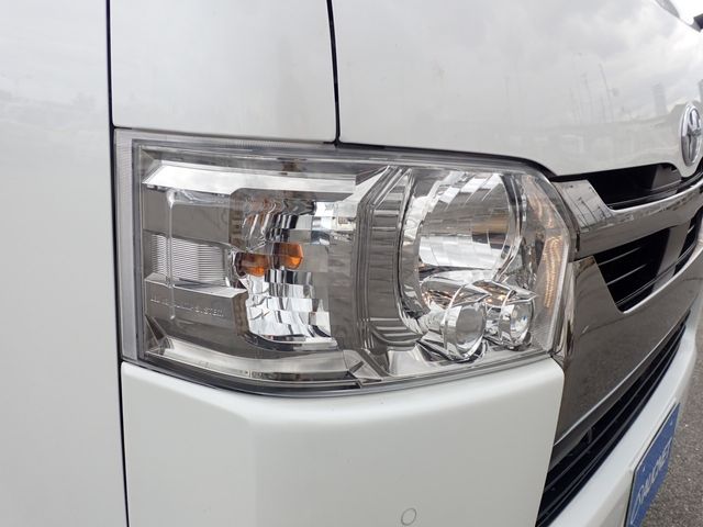 TOYOTA HIACE VAN 2WD 2022 Image 31