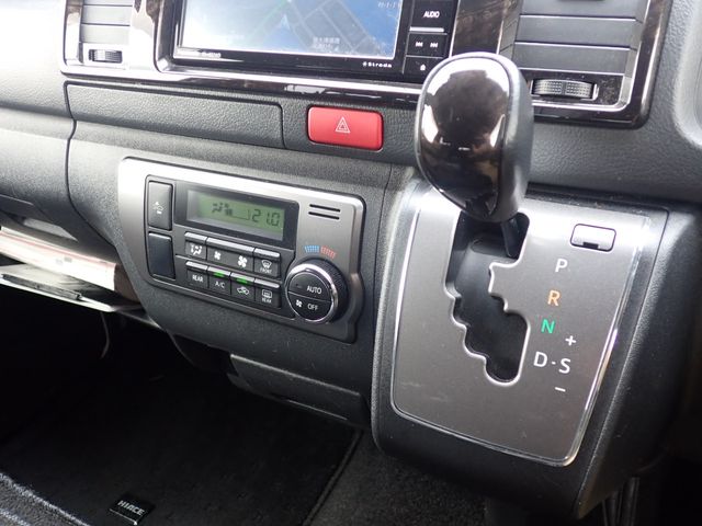 TOYOTA HIACE VAN 2WD 2022 Image 31