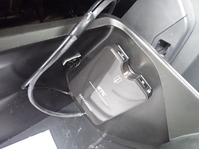 TOYOTA HIACE VAN 2WD 2022 Image 31