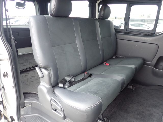 TOYOTA HIACE VAN 2WD 2022 Image 31